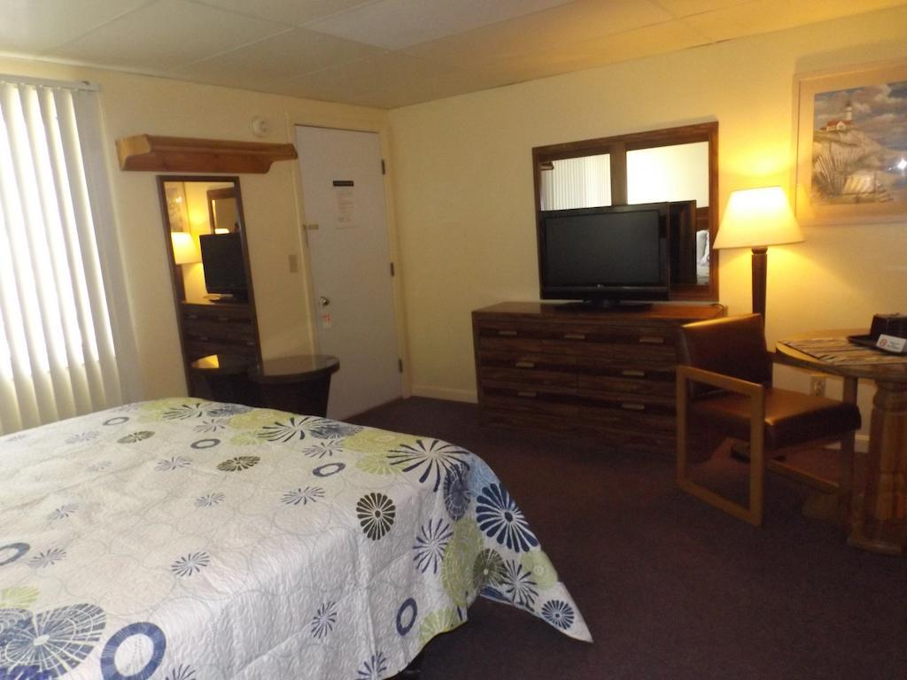 Hotel Footbridge North